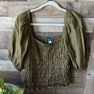 Ruffled waited top